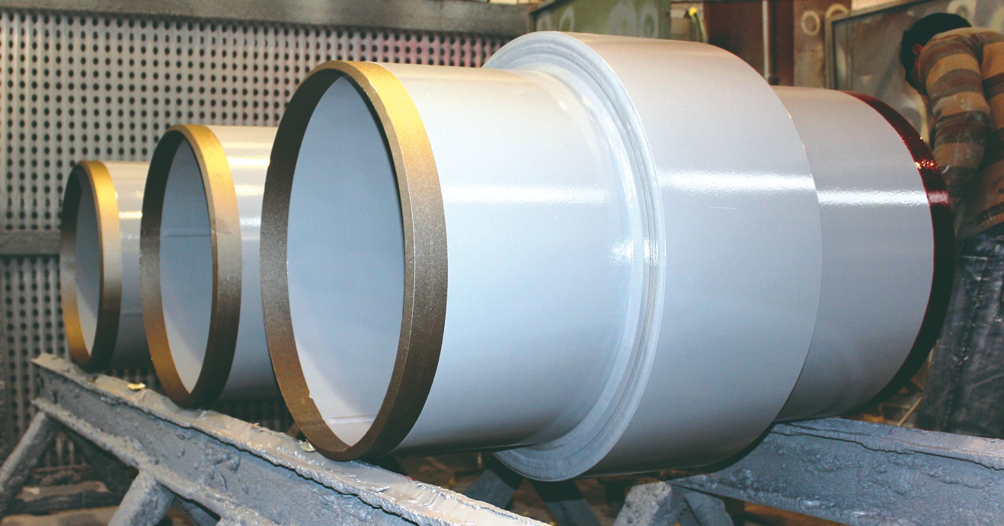 High pressure monolithic insulating joint